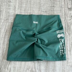 Scrunch Wolves Green SHE Active Biker Shorts 4”